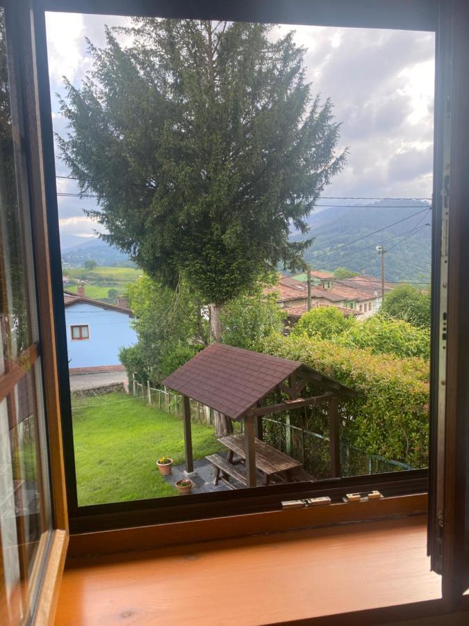 Villa Casa Luisa Biedes, Pilona Infiesto Esterno foto