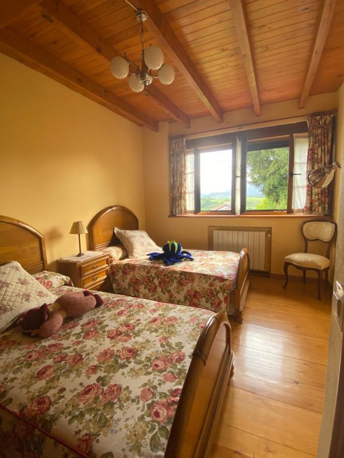 Villa Casa Luisa Biedes, Pilona Infiesto Esterno foto