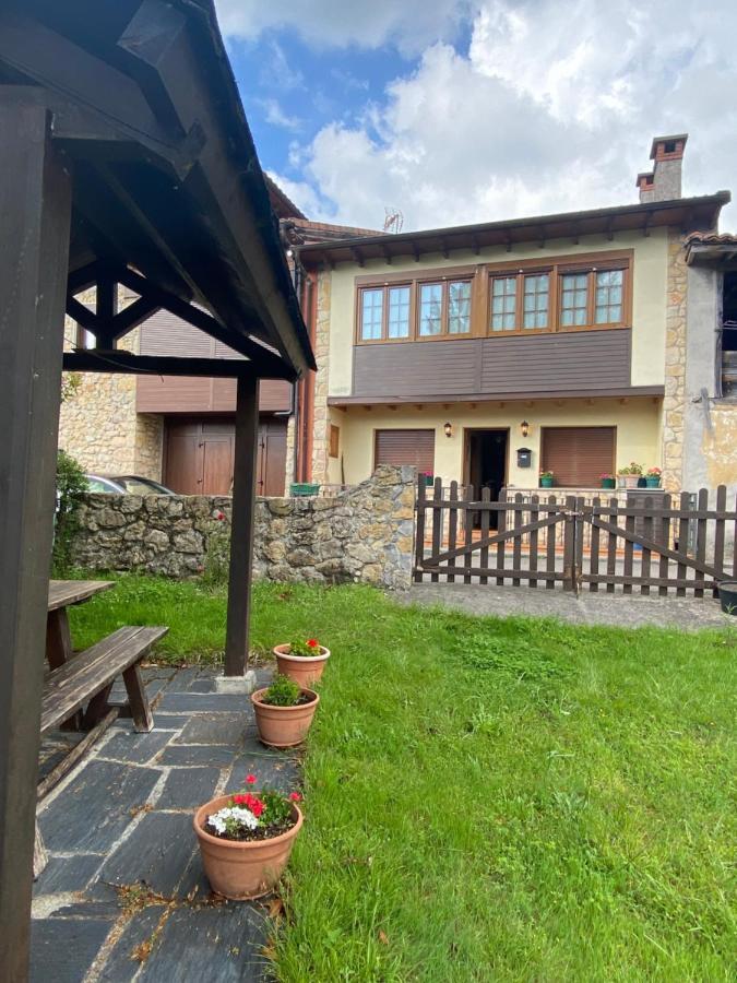Villa Casa Luisa Biedes, Pilona Infiesto Esterno foto