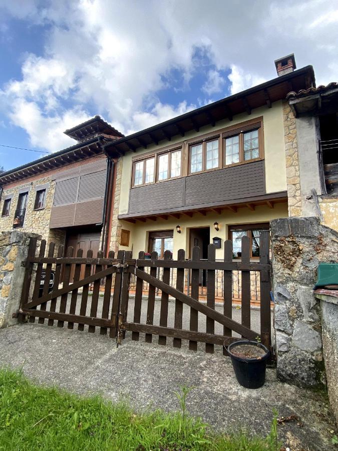 Villa Casa Luisa Biedes, Pilona Infiesto Esterno foto