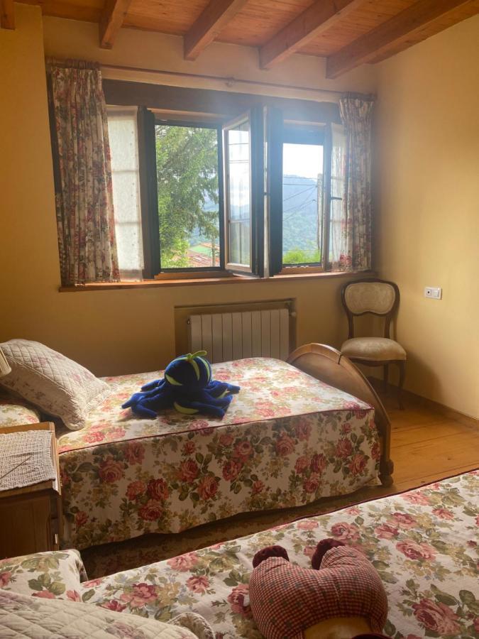 Villa Casa Luisa Biedes, Pilona Infiesto Esterno foto