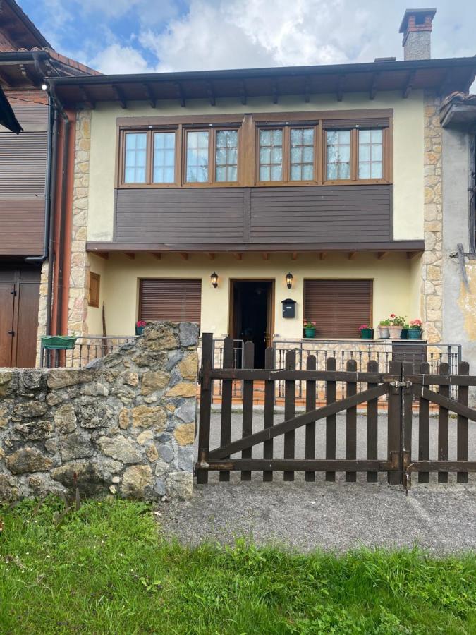 Villa Casa Luisa Biedes, Pilona Infiesto Esterno foto