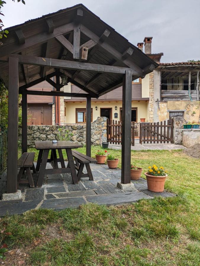 Villa Casa Luisa Biedes, Pilona Infiesto Esterno foto